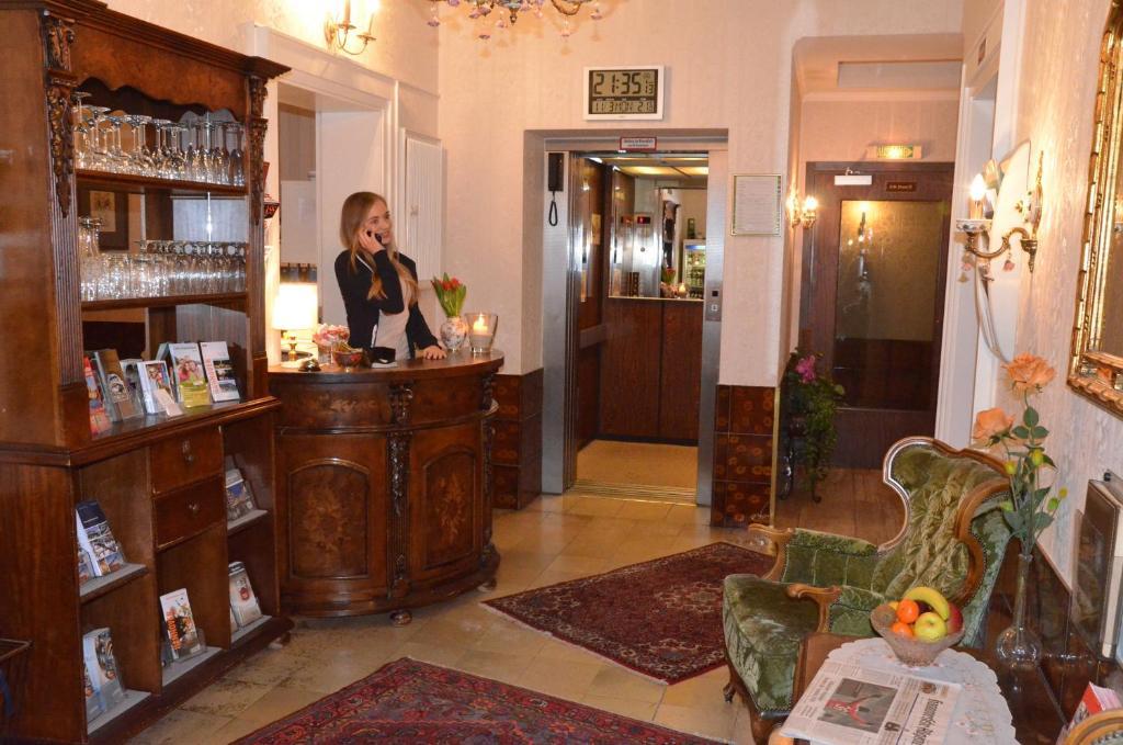 Hotel Waldersee ฮันโนเวอร์ ภายนอก รูปภาพ